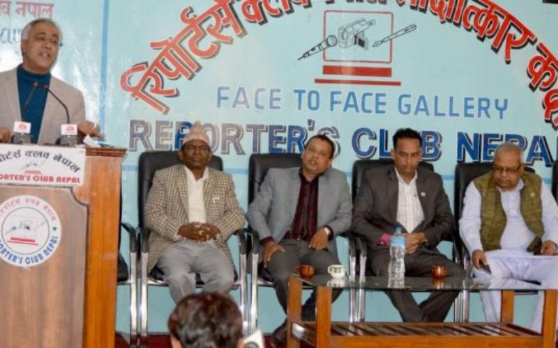 थर्ड डिभिजन ल्याउनेहरु राजनीतिमा लागेकोले देश बनेन : साँसद चन्द्र भण्डारी